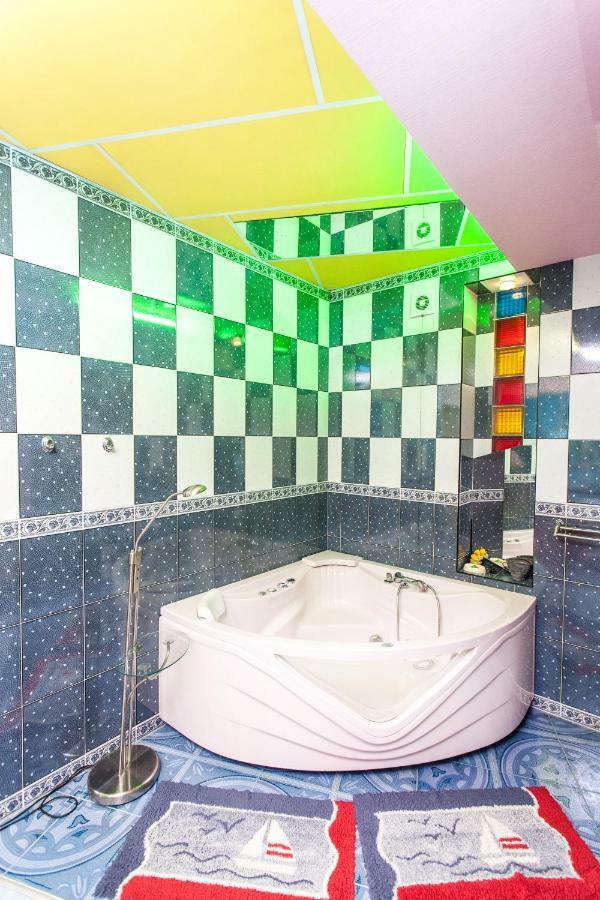קובנה Apartment With Jacuzzi In Old Town מראה חיצוני תמונה
